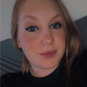 Meet your Posher, Breezi